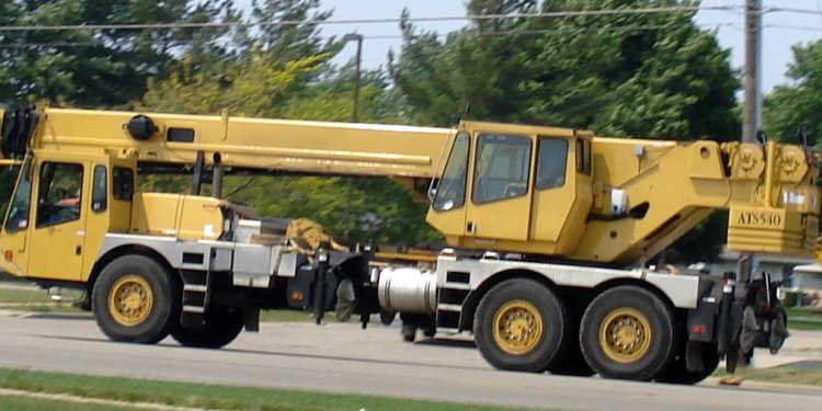 File:Truck crane.jpg