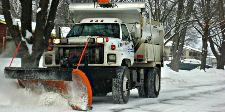 Track the Snow Plows Across