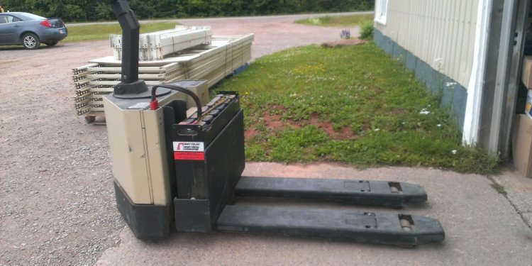 Crown 60PW Electric Pallet