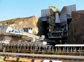 One of four TKSI semi-mobile primary crushing plants at CP Mining’s Cape Preston iron-ore mine in Western Australia, equipped with KB 63-89 gyratories.