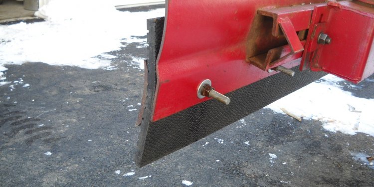 How to operate a Snow plow?